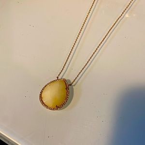 Beautiful gold pendent necklace